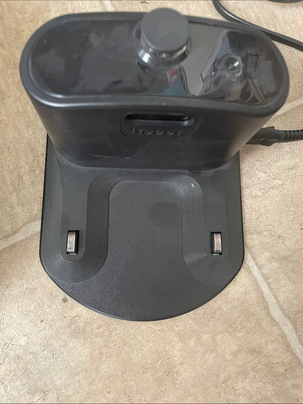 I ROBOT ROOMBA with DOCKING STATION AND CHARGER